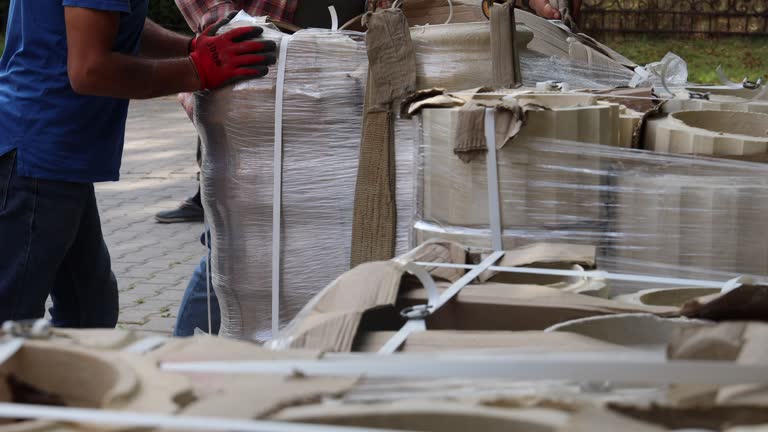 بارگیری مصالح ساختمانی عمده با جرثقیل | فروش یاب، خرید و فروش عمده، آگهی تجاری