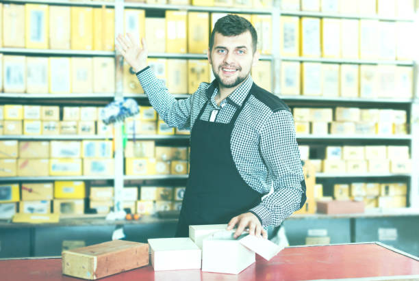 فروشنده عمده: فروش عمده محصولات و خدمات تجاری در فروش یاب، خرید و فروش عمده، آگهی تجاری