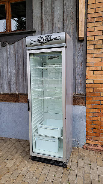 یخچال صنعتی خالی و آماده برای محصولات - فروش یاب، خرید و فروش عمده