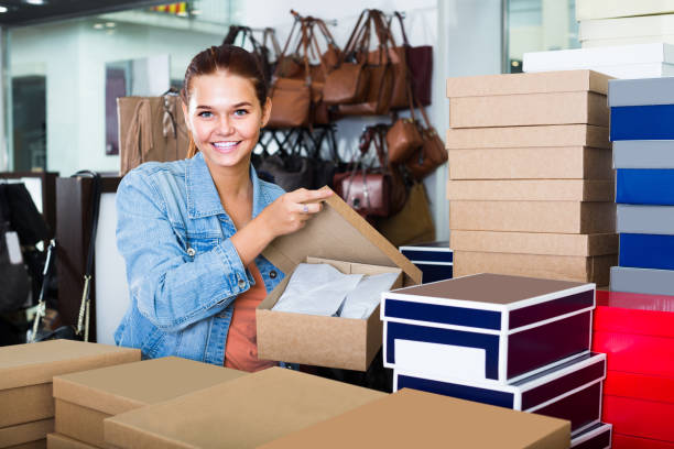 در دسته‌بندی مد، پوشاک و پارچه فروش‌یاب، جدیدترین و باکیف‌ترین محصولات عمده را کشف کنید از پارچه‌های نفیس تا پوشاک آماده و کیف و کفش، فرصت خرید عمده مستقیم از تولیدکننده و توزیع‌کننده با بهترین قیمت فراهم است آگهی خود را ثبت کنید و به طیف وسیعی از خریداران و بوتیک‌داران متصل شوید - توزیع عمده کیف و کفش