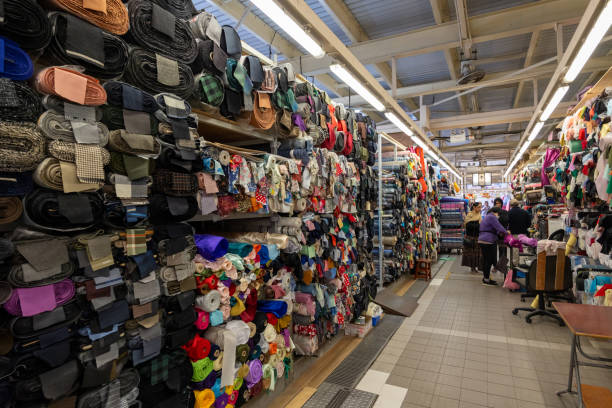 فروش‌یاب: بستر تخصصی عمده‌فروشی | تفاوت بازار عمده فروشان سنتی و پلتفرم عمده فروشی آنلاین