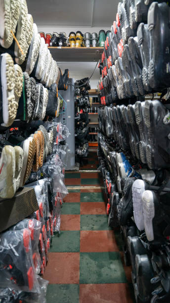 فروش عمده کفش ورزشی در فروش‌یاب - آگهی تجاری