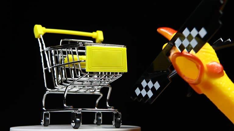 خرید هوشمند و سرگرم کننده با فروش یاب، پلتفرم خرید و فروش عمده و آگهی تجاری