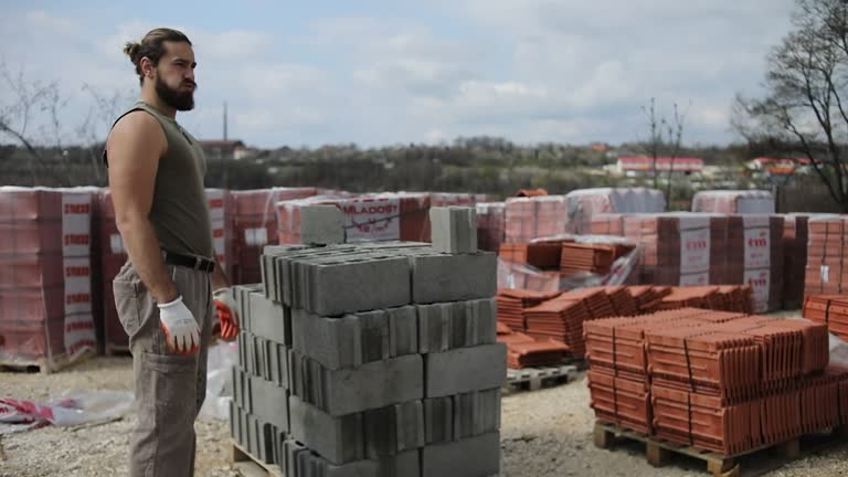 فروش یاب: پلتفرم تخصصی برای تامین مصالح ساختمانی عمده و خرید و فروش عمده با قیمت رقابتی